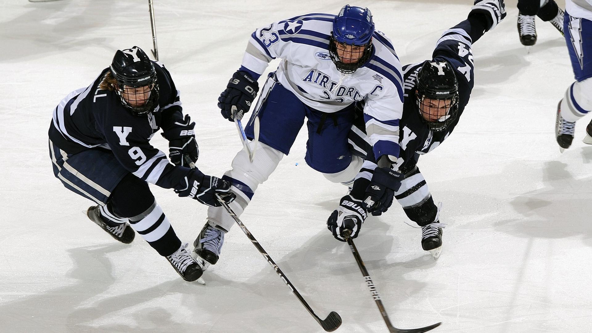 莱万多夫斯基半场乌龙球引风波 布拉格斯拉维亚创意P图成焦点