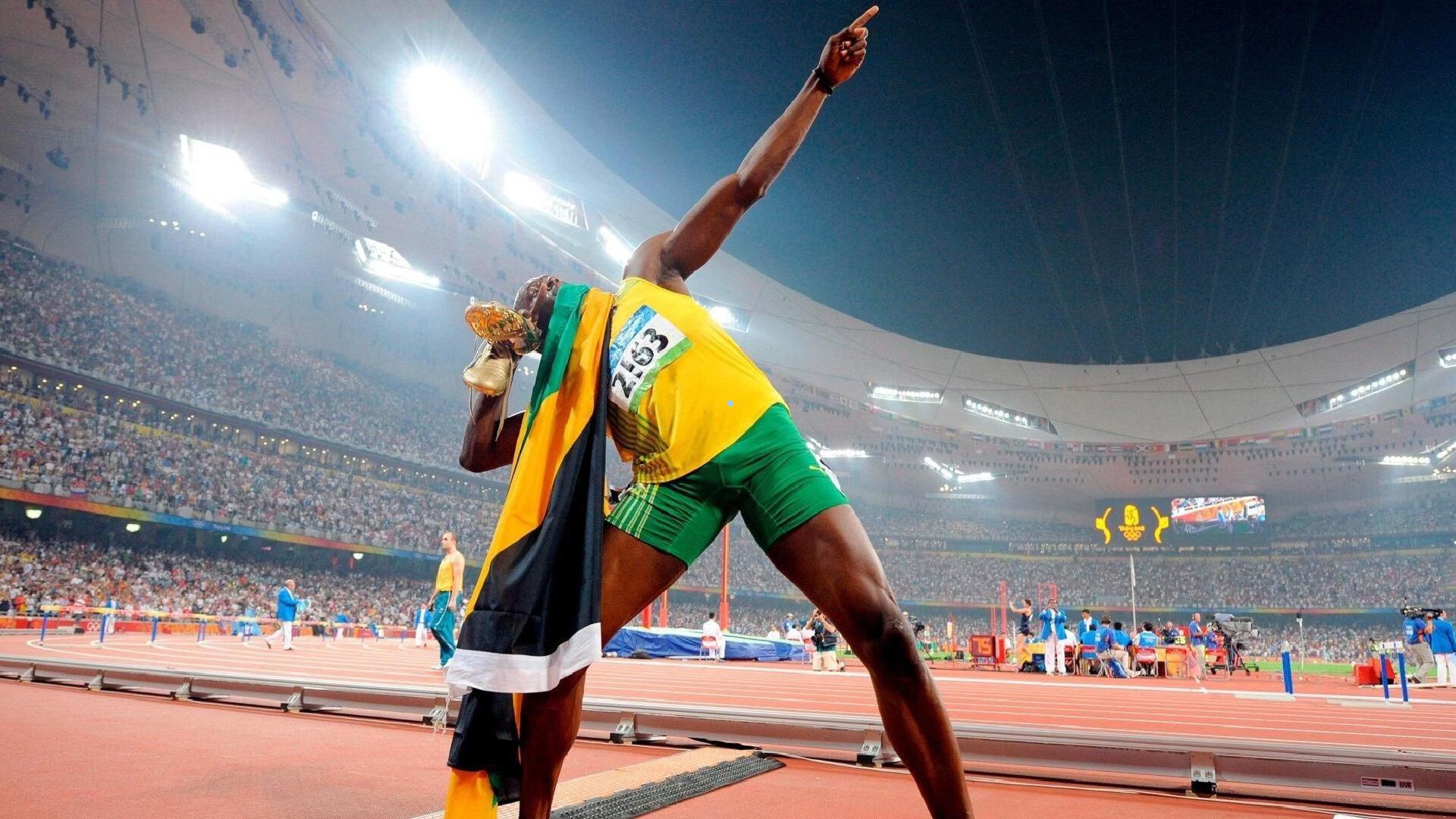  爱游戏平台-从巴黎弃将到米兰支柱，迈尼昂的十年蜕变，诠释何为现代门将价值典范