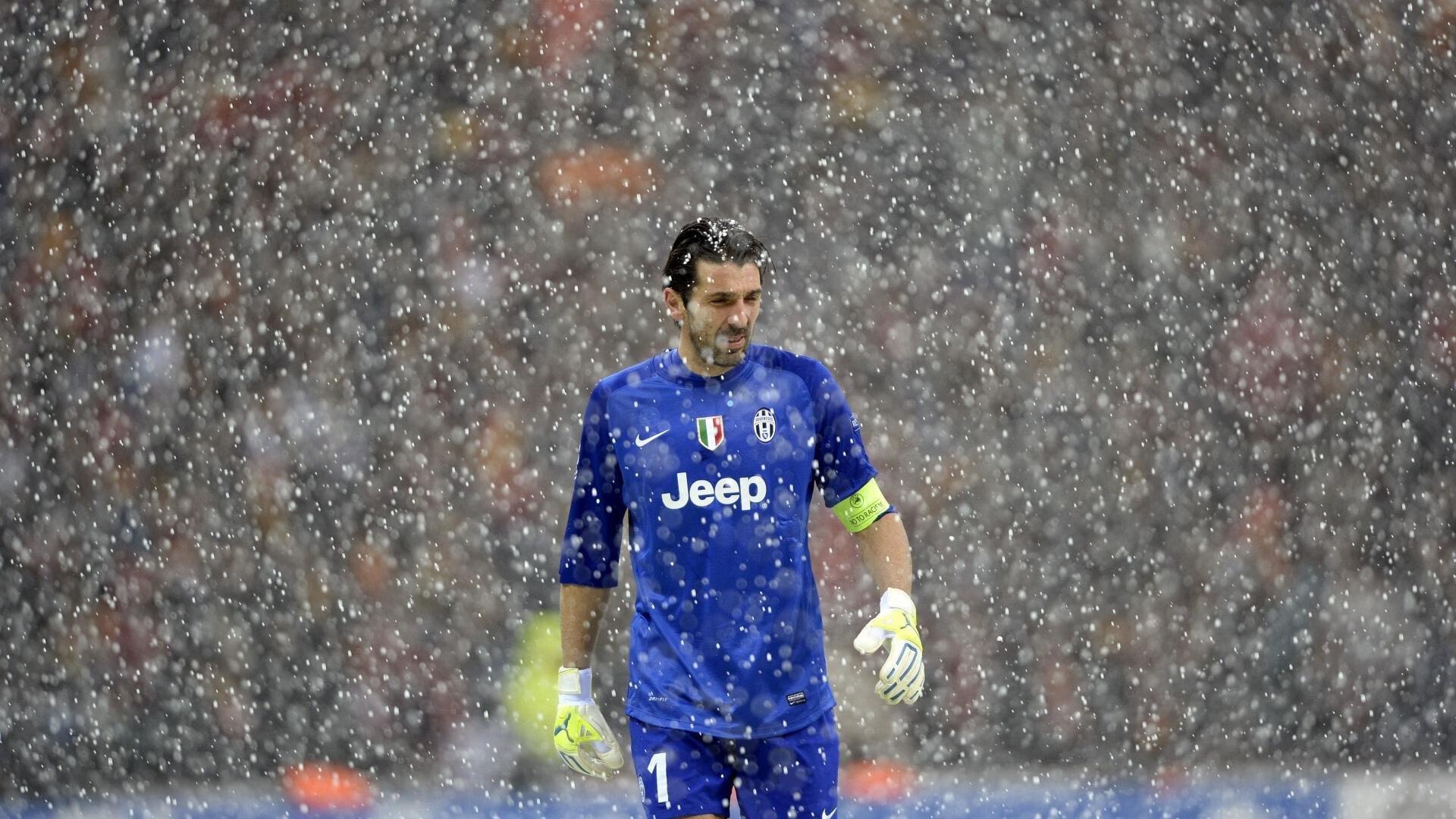 官方认证！拉亚对阵布莱顿指尖神扑荣膺英超十二月最佳扑救